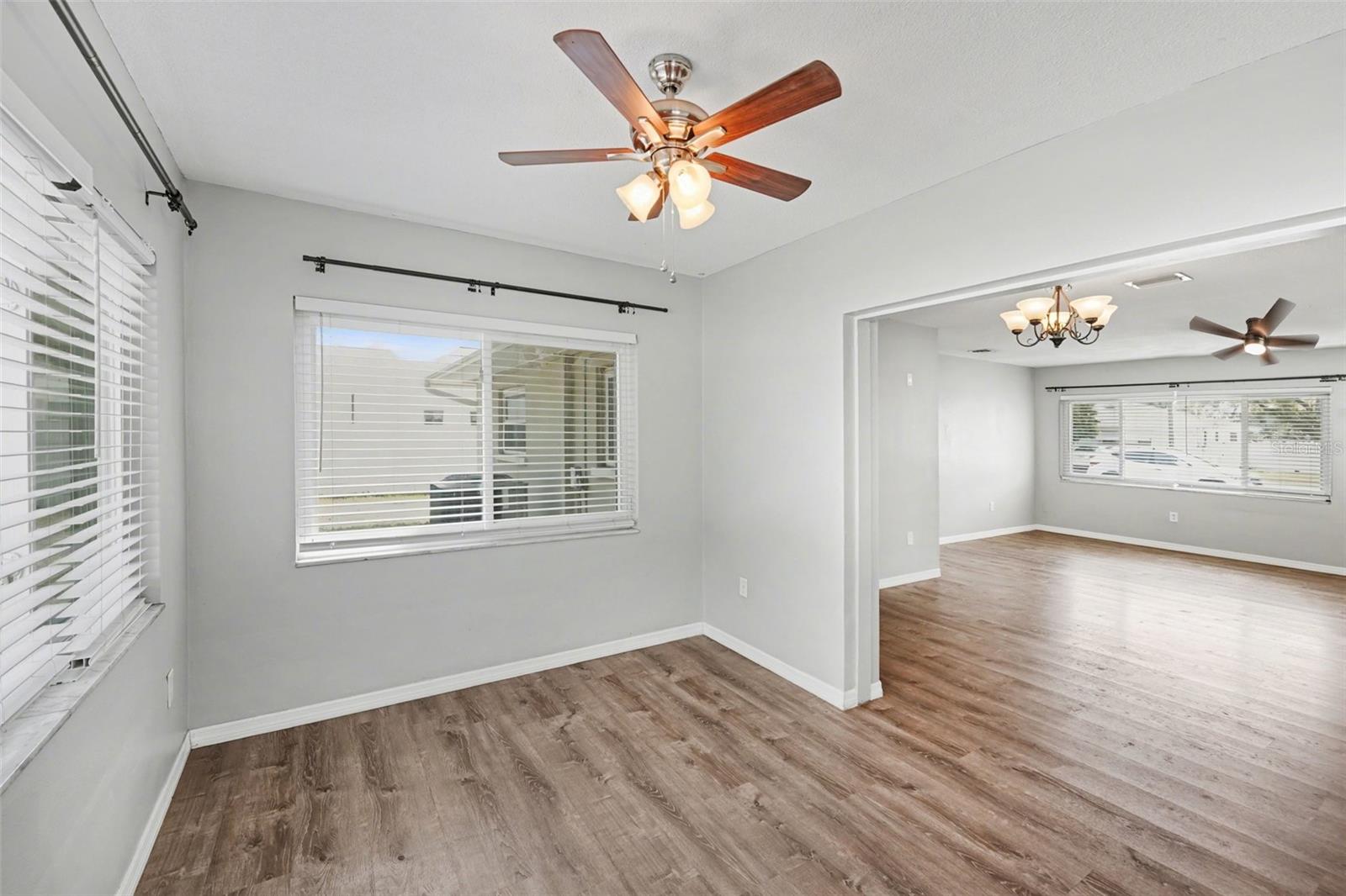 2139 POINCIANA Dr CLEARWATER, FL 33760