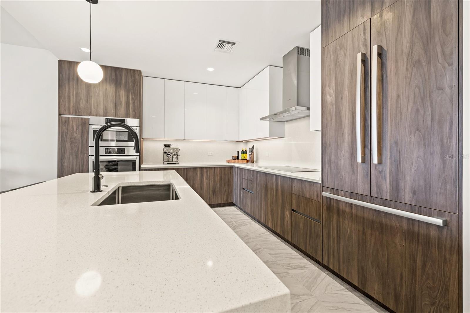 777 3RD Ave #806 ST PETERSBURG, FL 33701