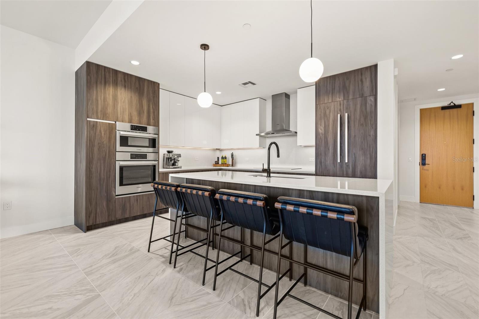 777 3RD Ave #806 ST PETERSBURG, FL 33701