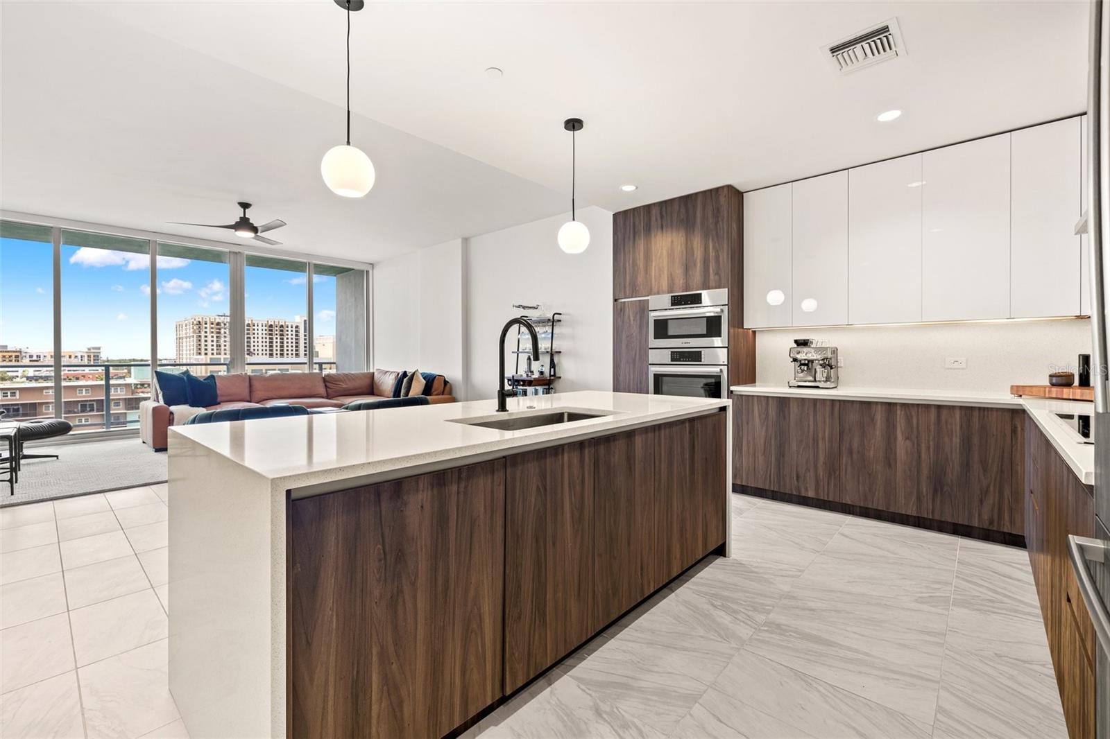 777 3RD Ave #806 ST PETERSBURG, FL 33701