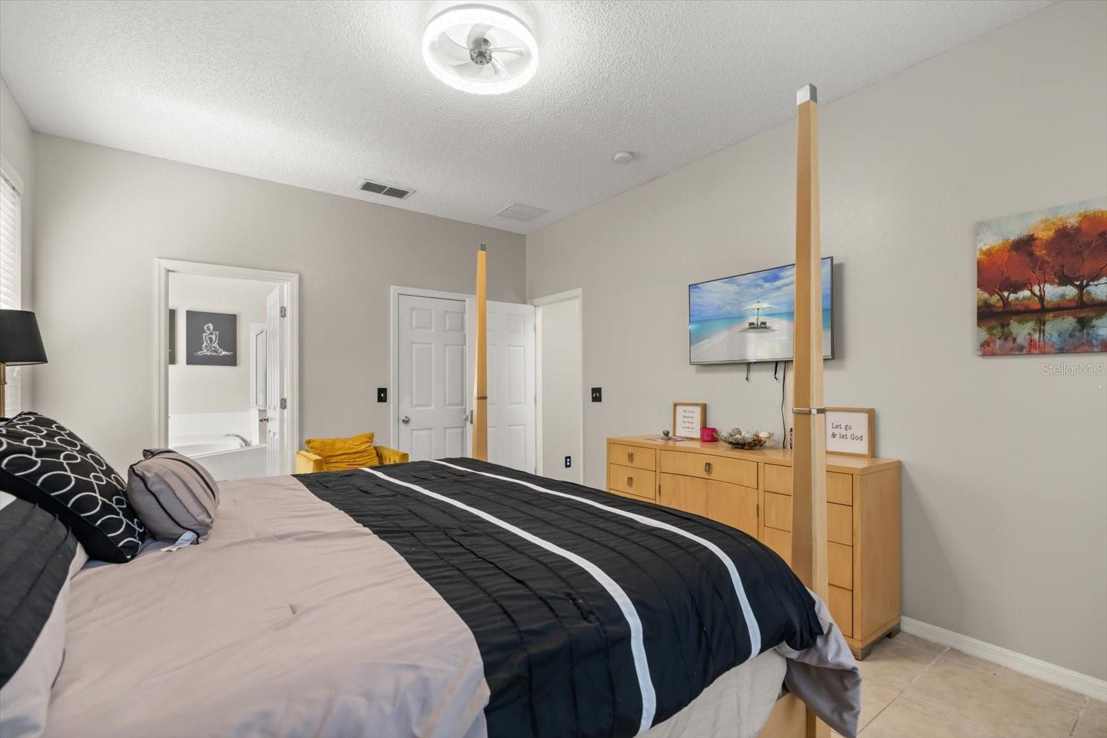 4651 GOLDEN Bch Ct KISSIMMEE, FL 34746