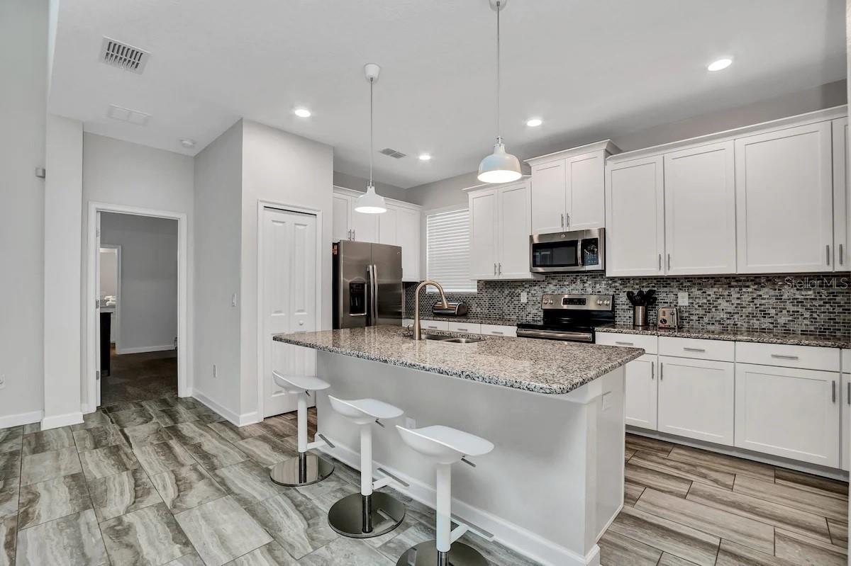 4769 KINGS CASTLE Cir KISSIMMEE, FL 34746