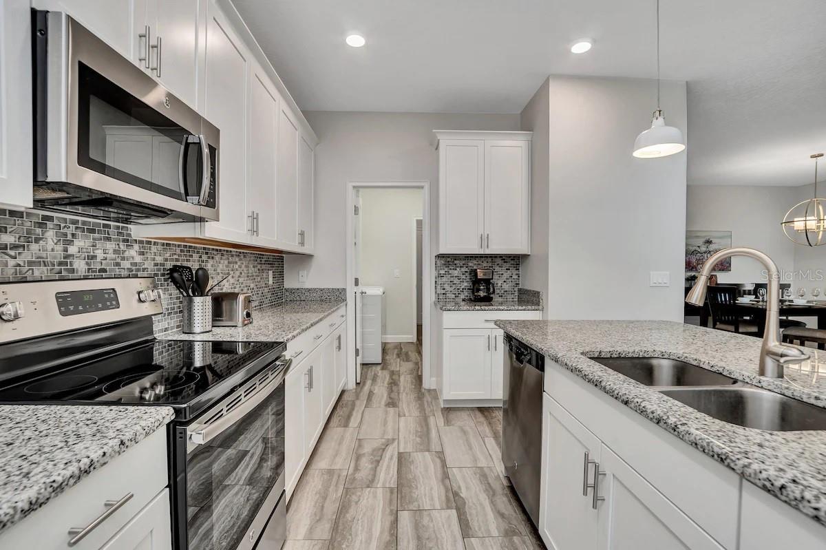 4769 KINGS CASTLE Cir KISSIMMEE, FL 34746