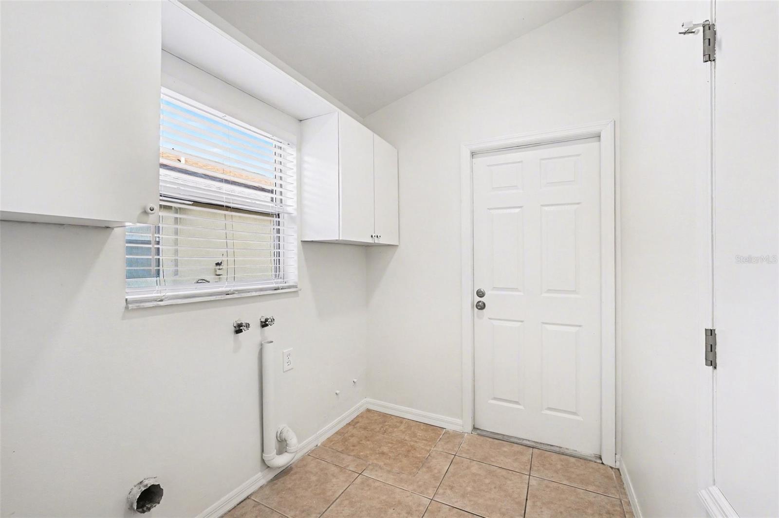 1144 JAYBEE Ave DAVENPORT, FL 33897