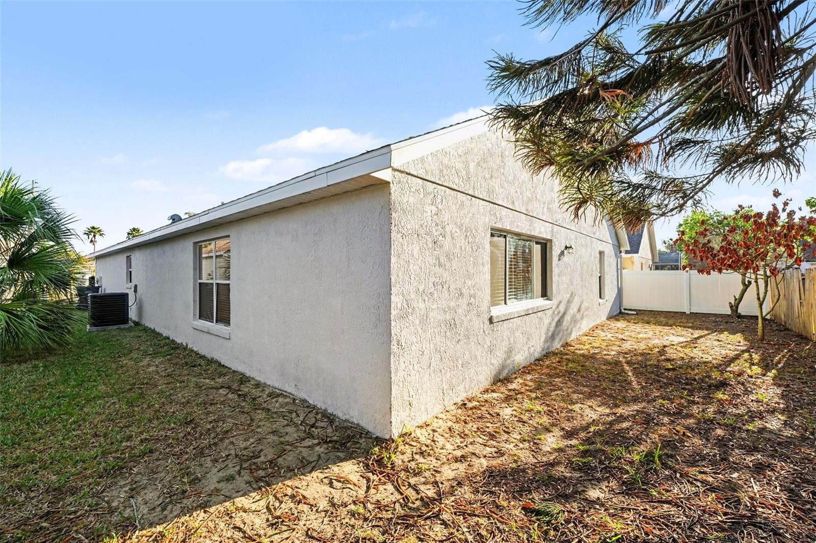 1144 JAYBEE Ave DAVENPORT, FL 33897