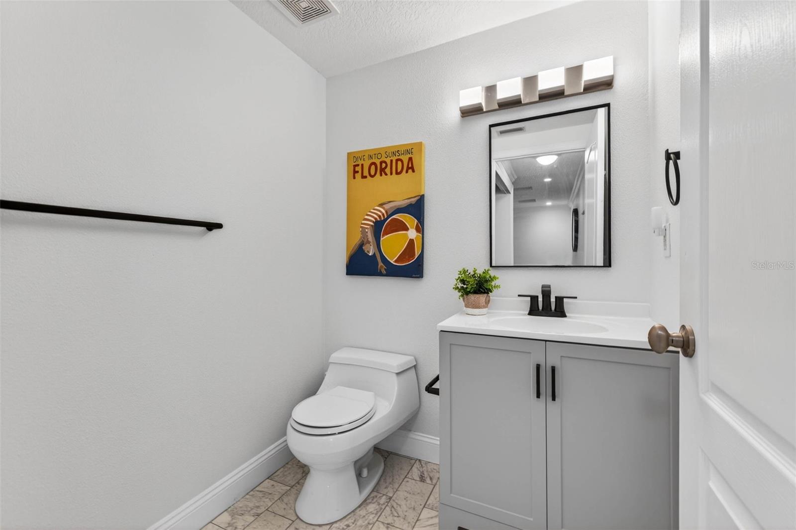 922 N Shr Dr ST PETERSBURG, FL 33701