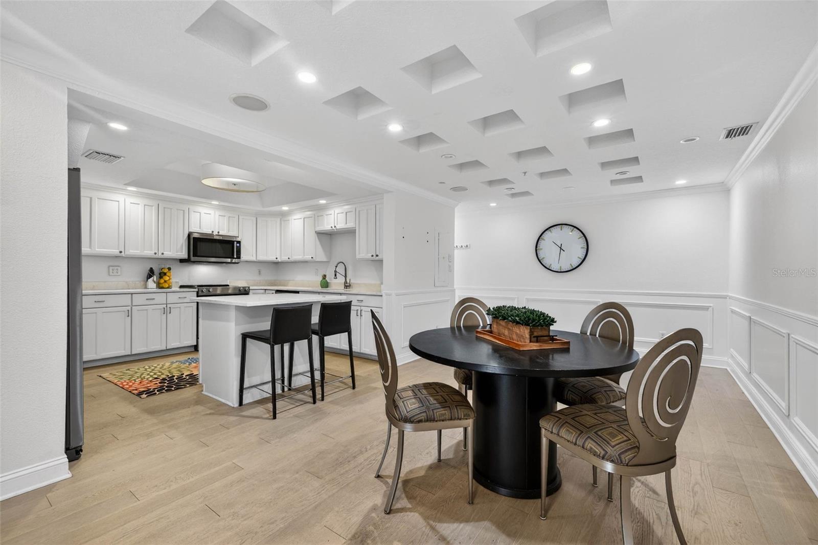 922 N Shr Dr ST PETERSBURG, FL 33701