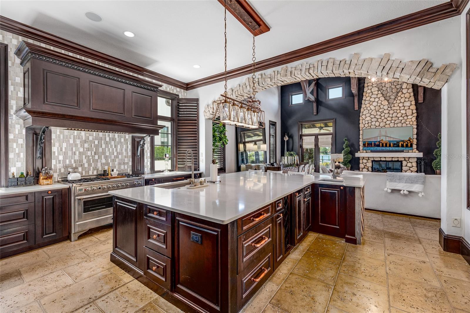 200 BRIGHTWATERS Blvd ST PETERSBURG, FL 33704
