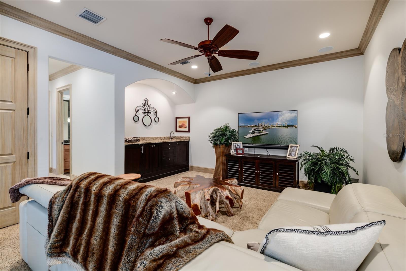 200 BRIGHTWATERS Blvd ST PETERSBURG, FL 33704