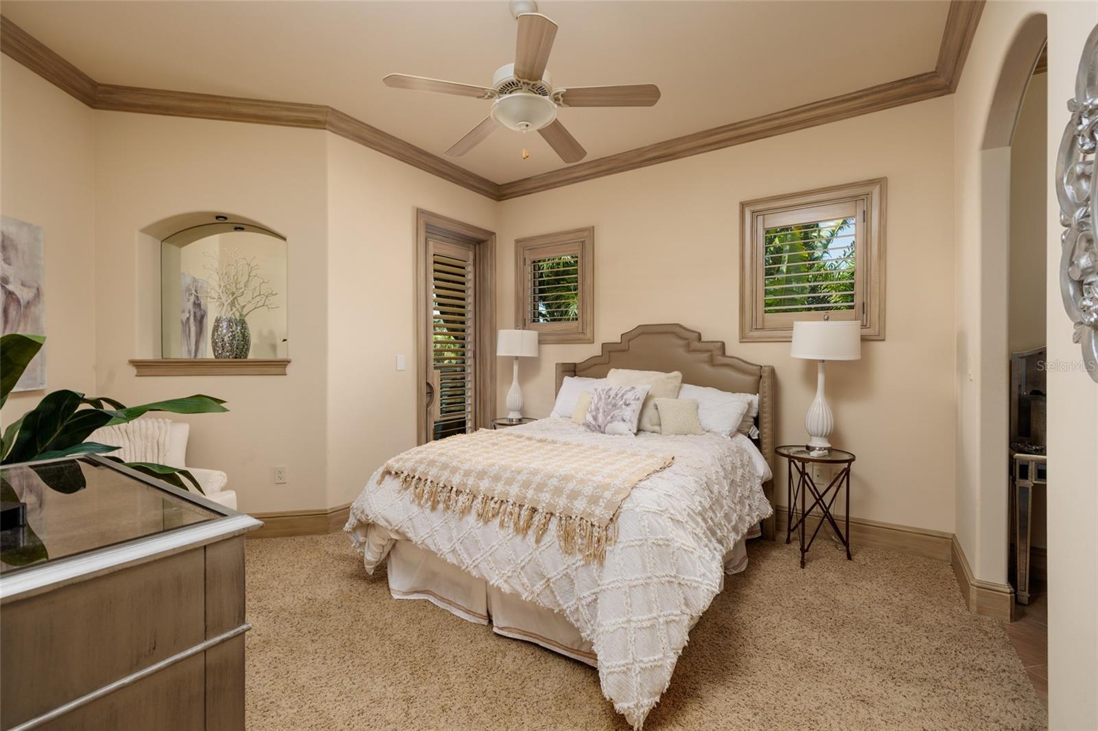 200 BRIGHTWATERS Blvd ST PETERSBURG, FL 33704