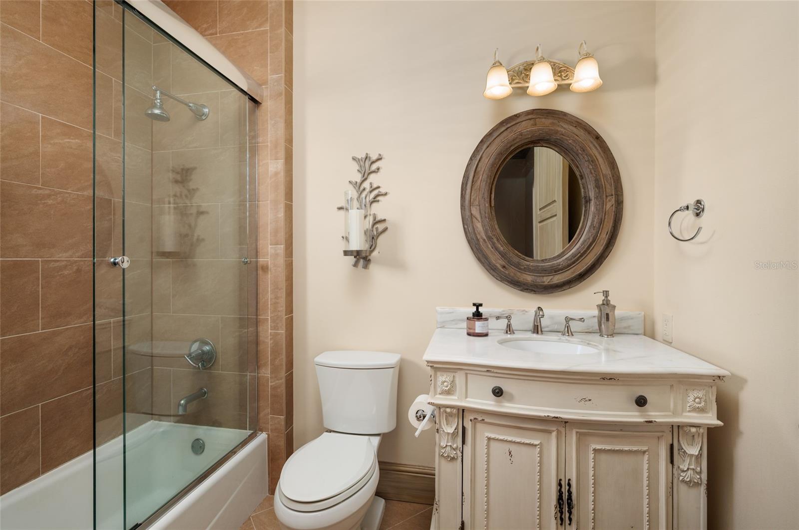 200 BRIGHTWATERS Blvd ST PETERSBURG, FL 33704