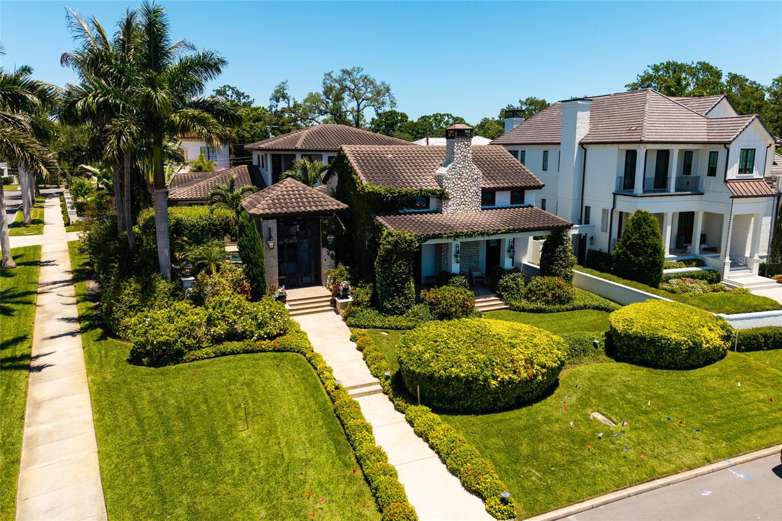 200 BRIGHTWATERS Blvd ST PETERSBURG, FL 33704