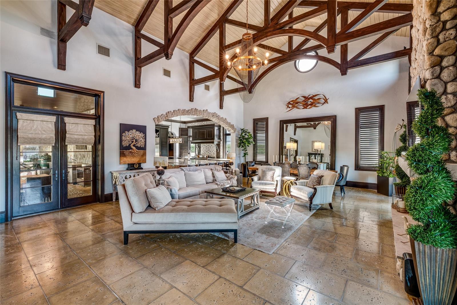 200 BRIGHTWATERS Blvd ST PETERSBURG, FL 33704
