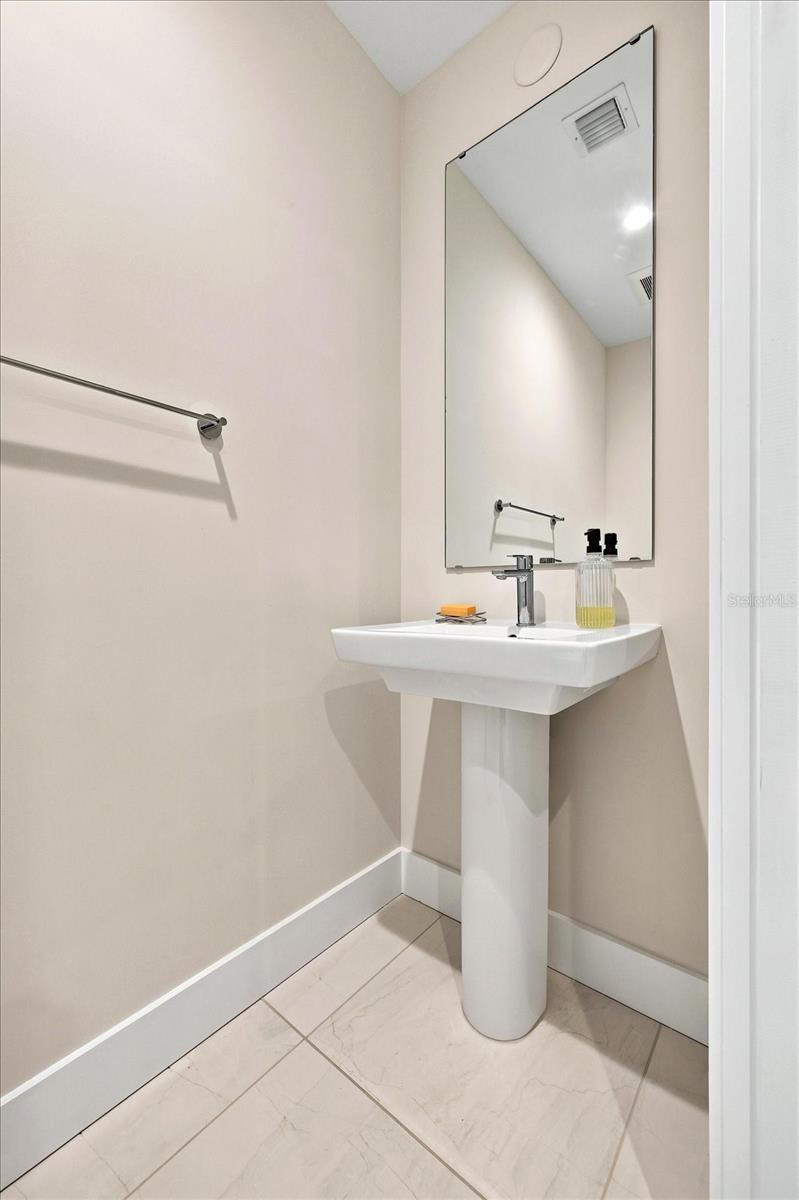 275 1ST Ave #3308 ST PETERSBURG, FL 33701