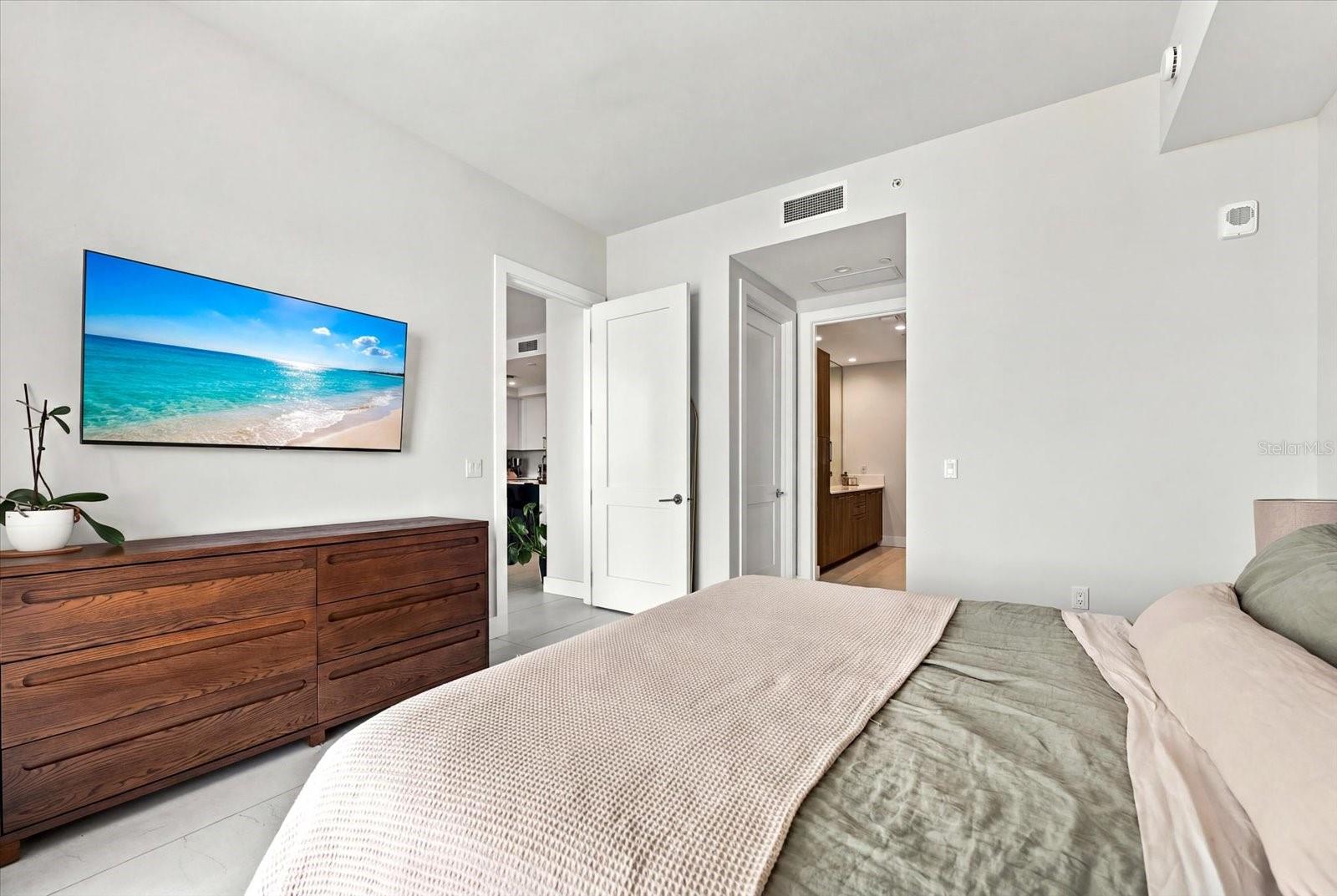 275 1ST Ave #3308 ST PETERSBURG, FL 33701