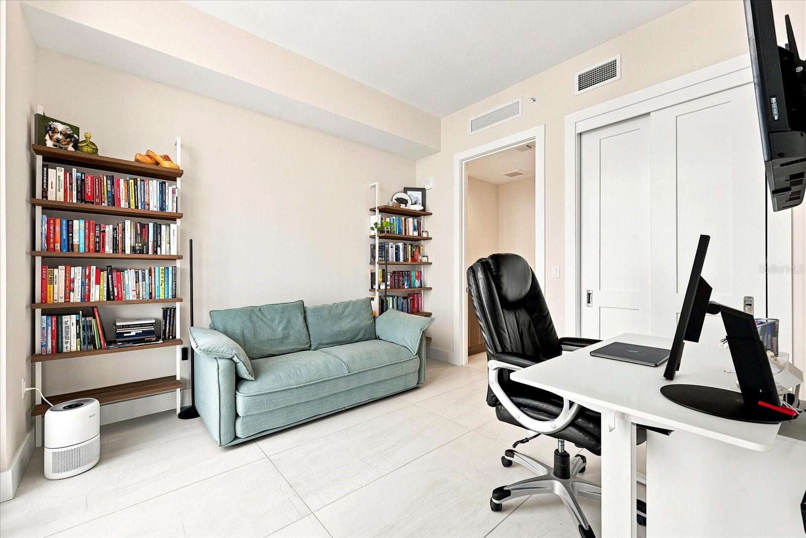 275 1ST Ave #3308 ST PETERSBURG, FL 33701