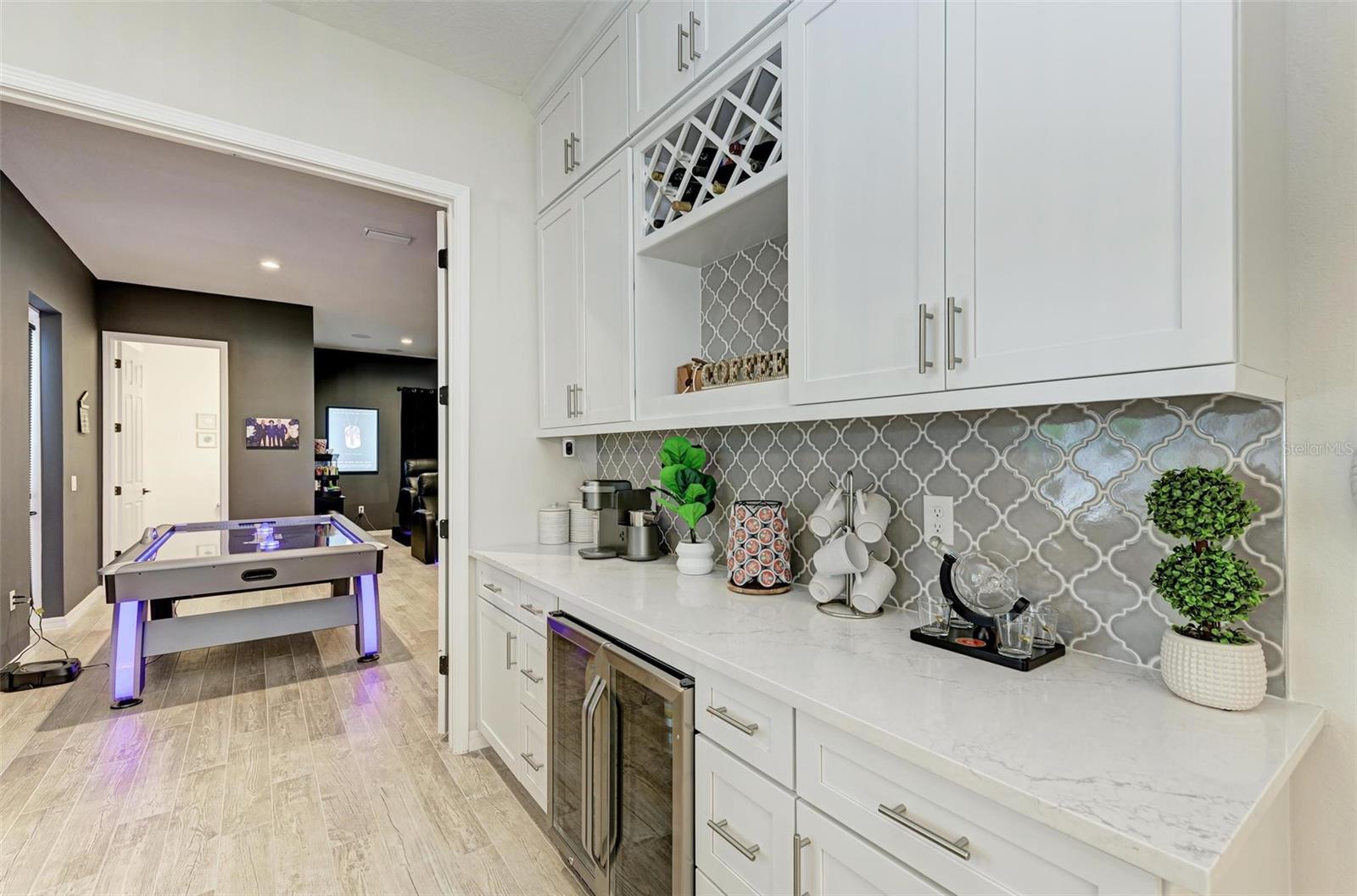 8211 37TH Ave Cir BRADENTON, FL 34209