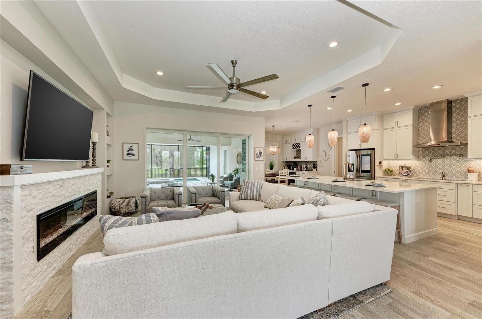 8211 37TH Ave Cir BRADENTON, FL 34209