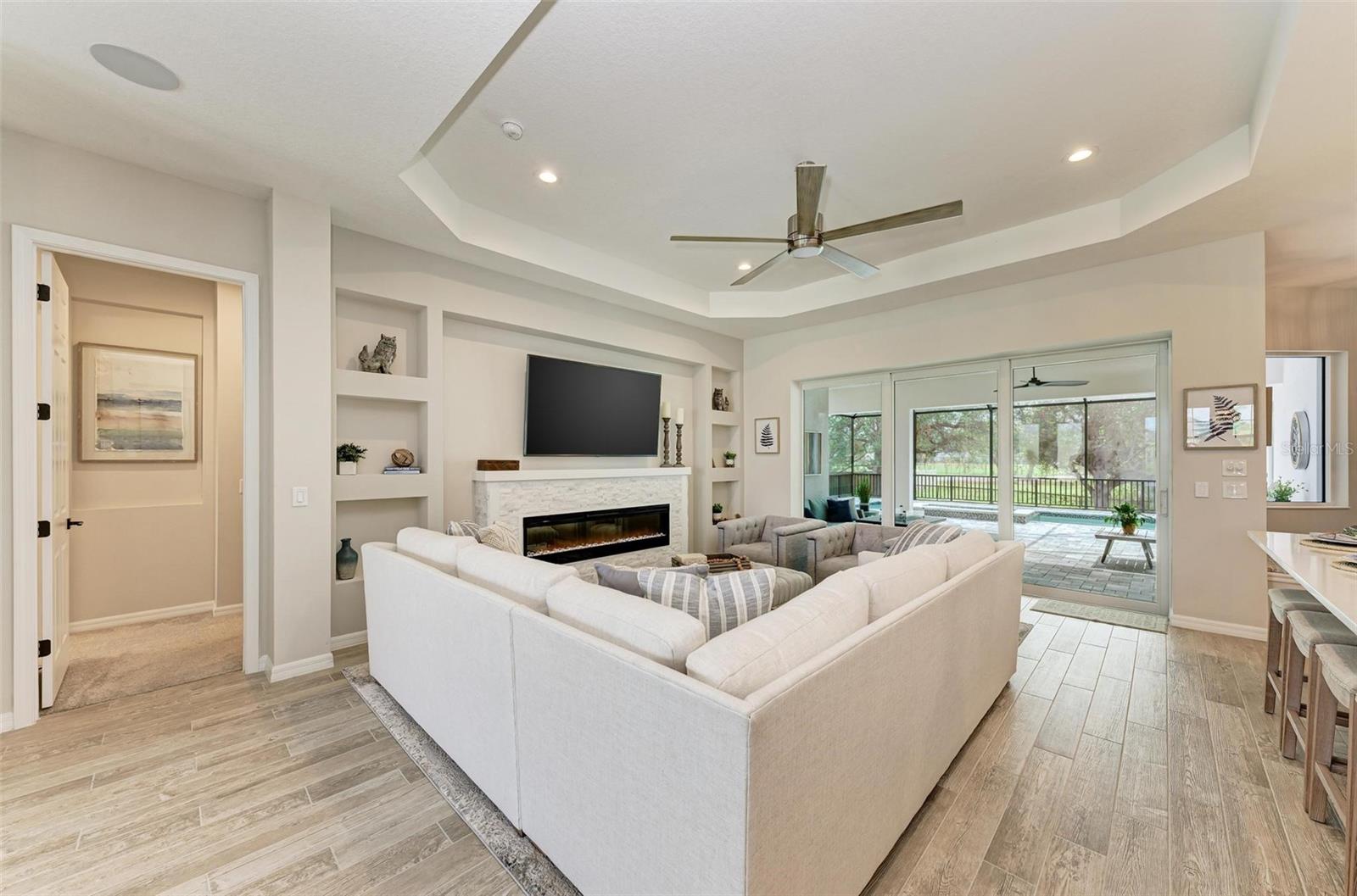 8211 37TH Ave Cir BRADENTON, FL 34209