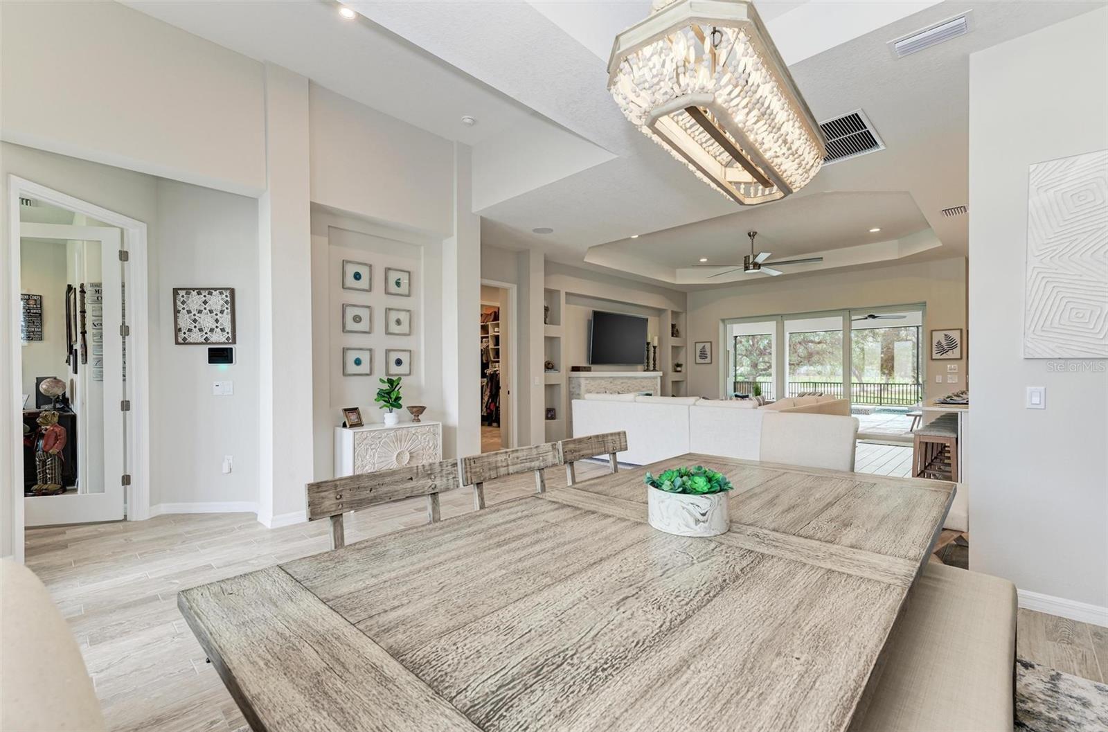 8211 37TH Ave Cir BRADENTON, FL 34209