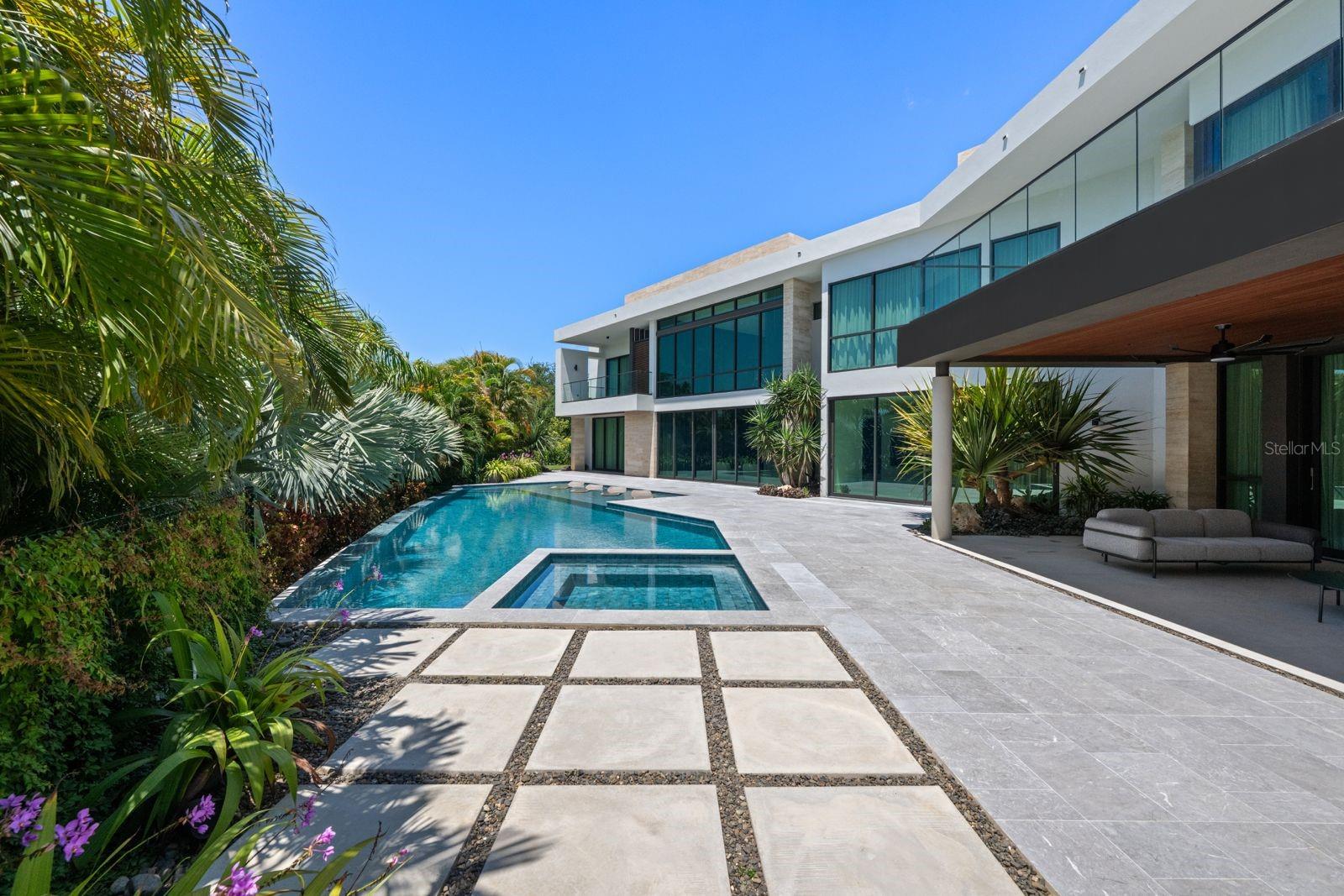 36 DORADO COUNTRY ESTATES DORADO, PR 00646