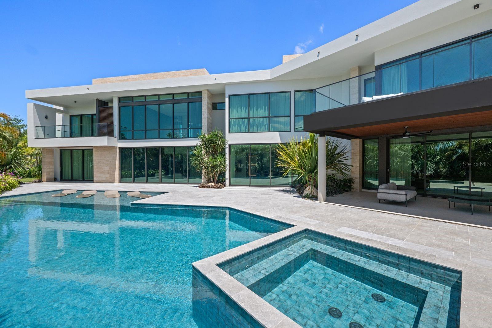 36 DORADO COUNTRY ESTATES DORADO, PR 00646