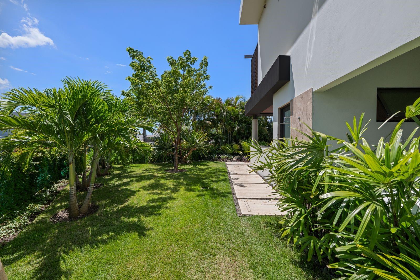 36 DORADO COUNTRY ESTATES DORADO, PR 00646