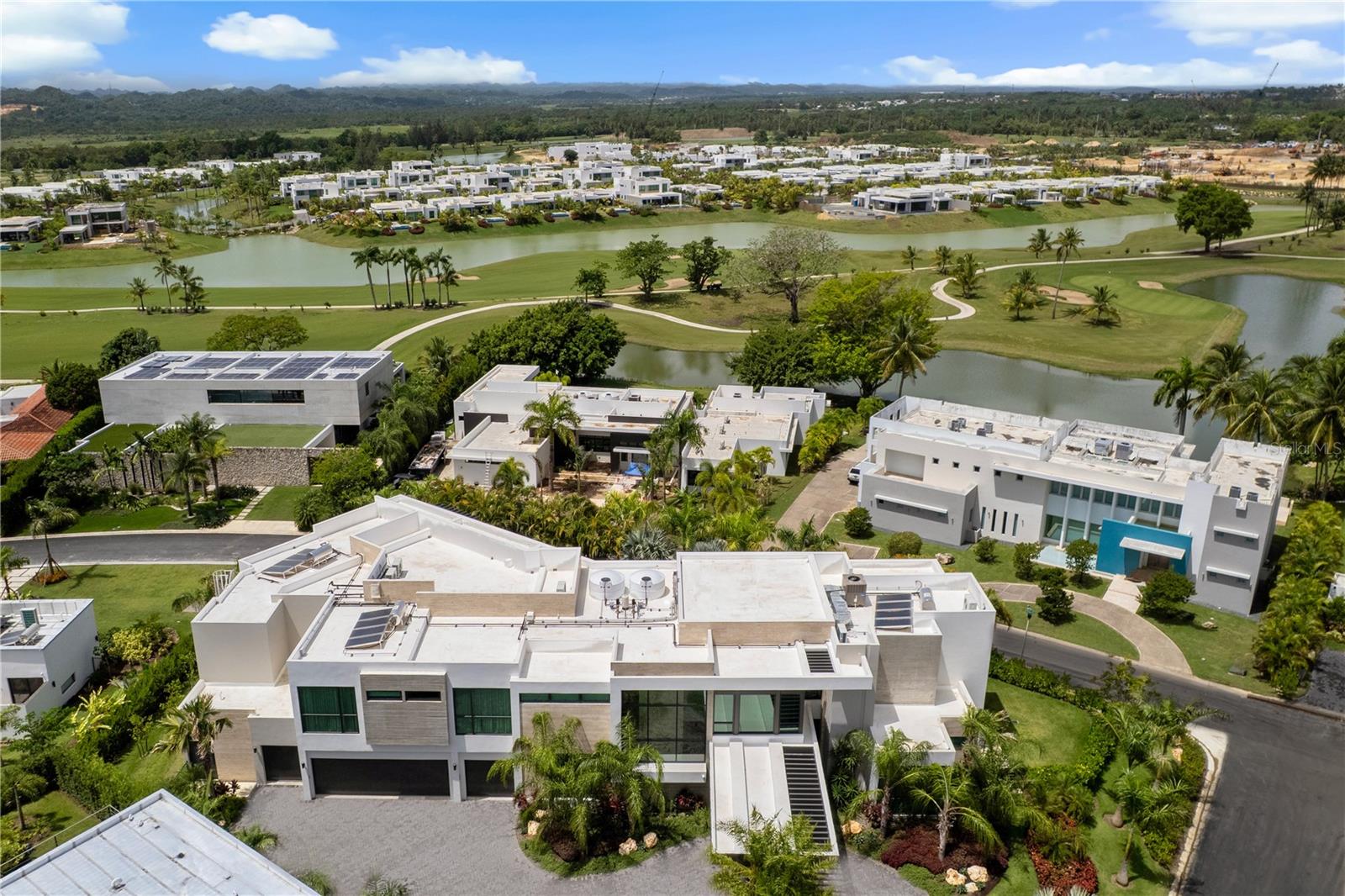 36 DORADO COUNTRY ESTATES DORADO, PR 00646