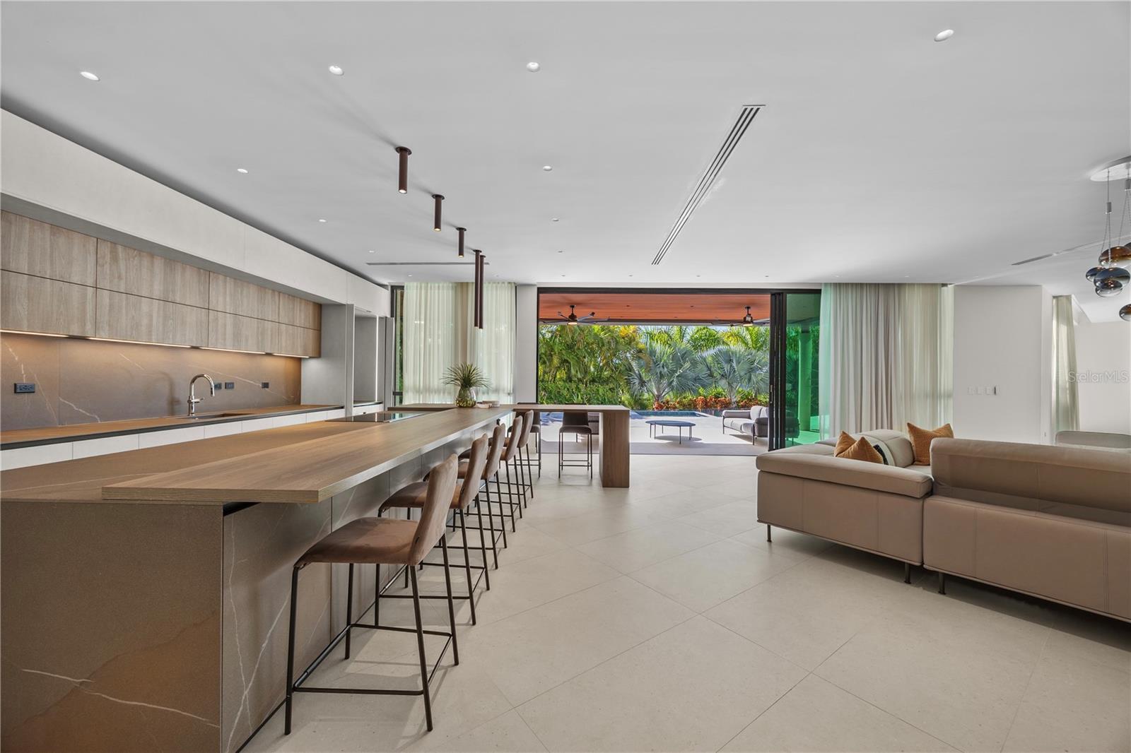 36 DORADO COUNTRY ESTATES DORADO, PR 00646