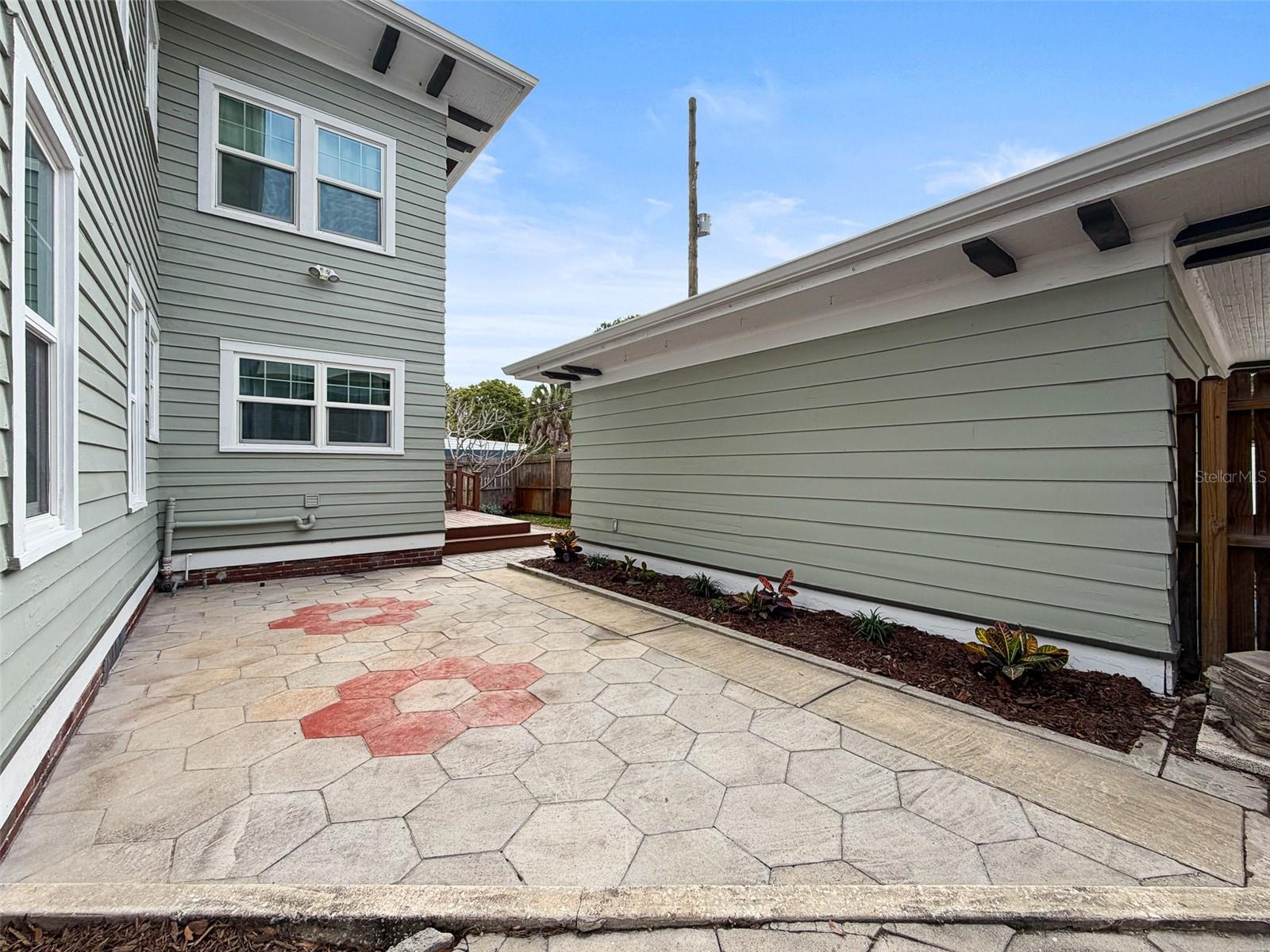 134 22ND Ave ST PETERSBURG, FL 33704