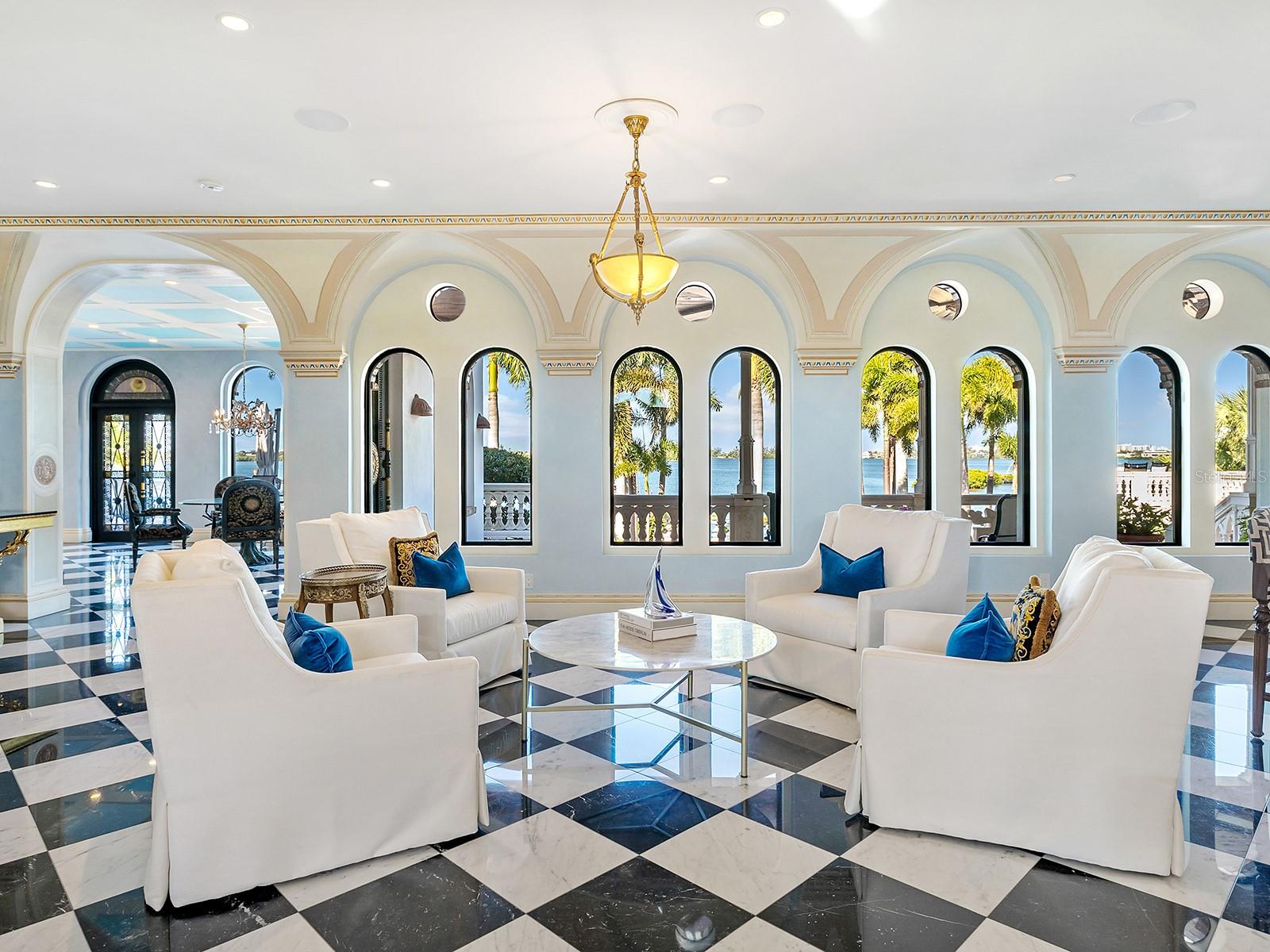 1310 S Lk Shr Dr SARASOTA, FL 34231