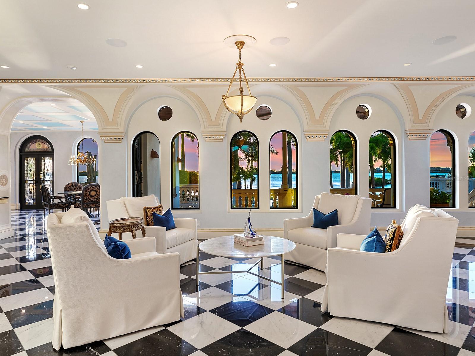 1310 S Lk Shr Dr SARASOTA, FL 34231