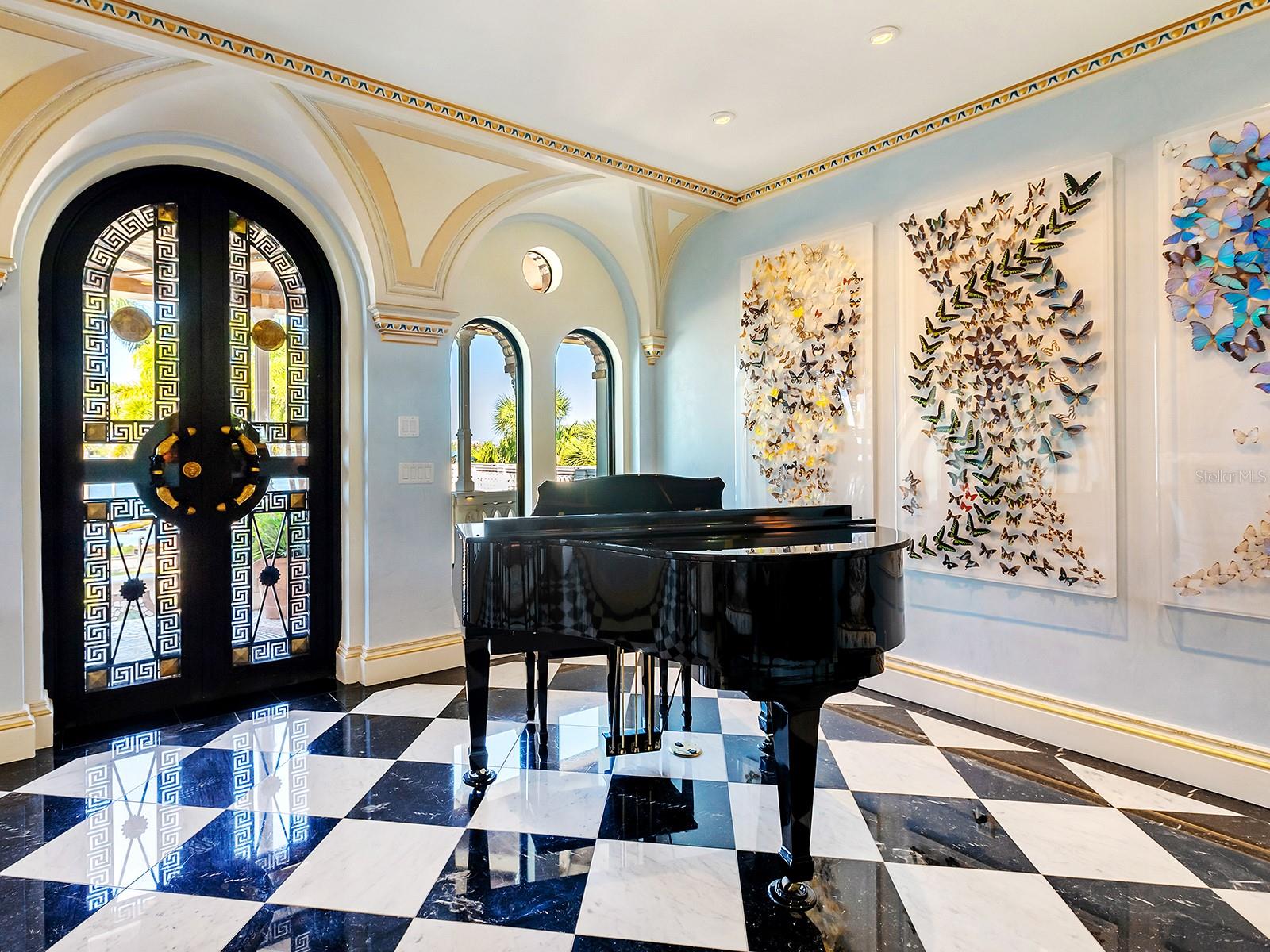 1310 S Lk Shr Dr SARASOTA, FL 34231