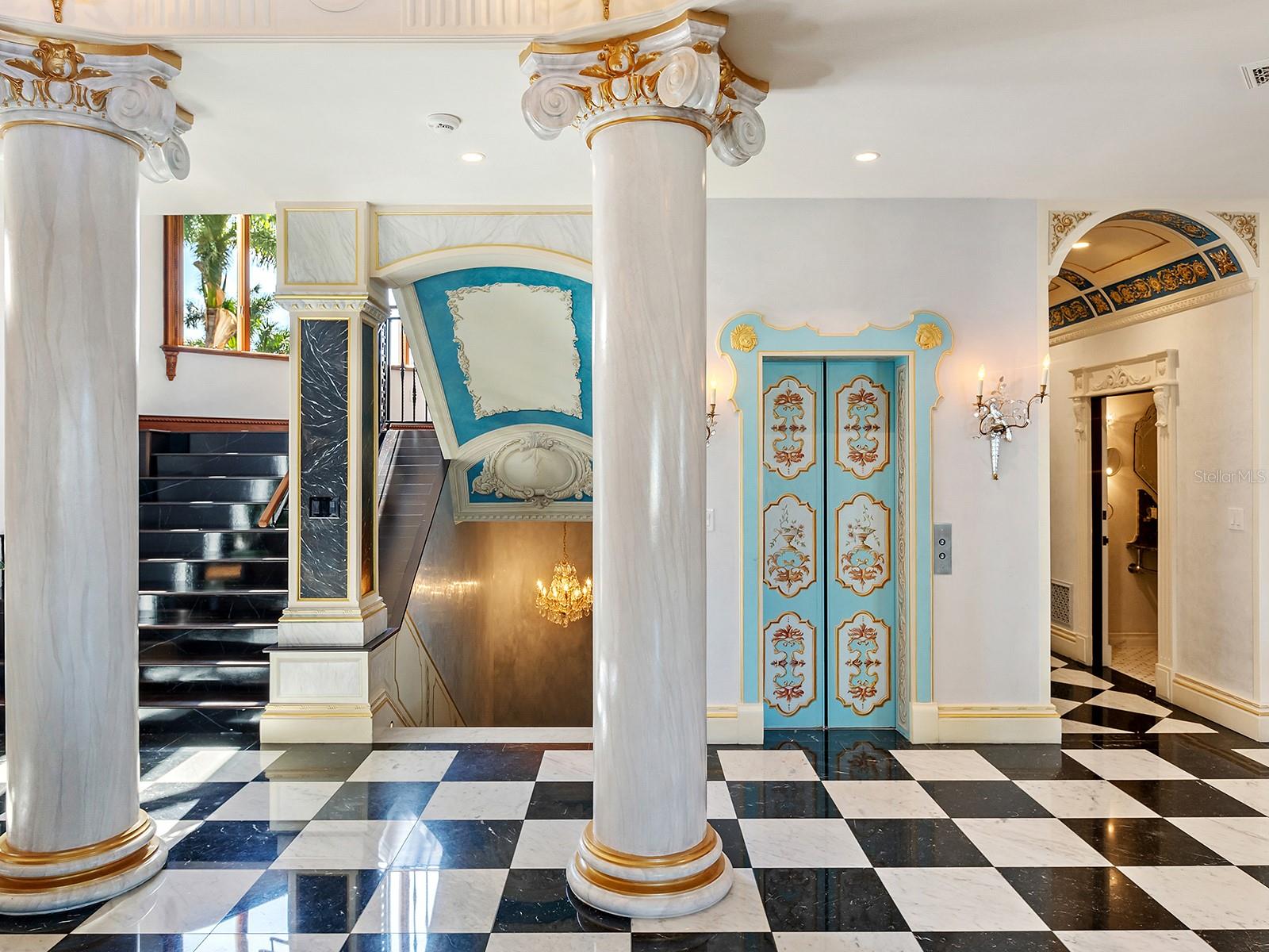 1310 S Lk Shr Dr SARASOTA, FL 34231