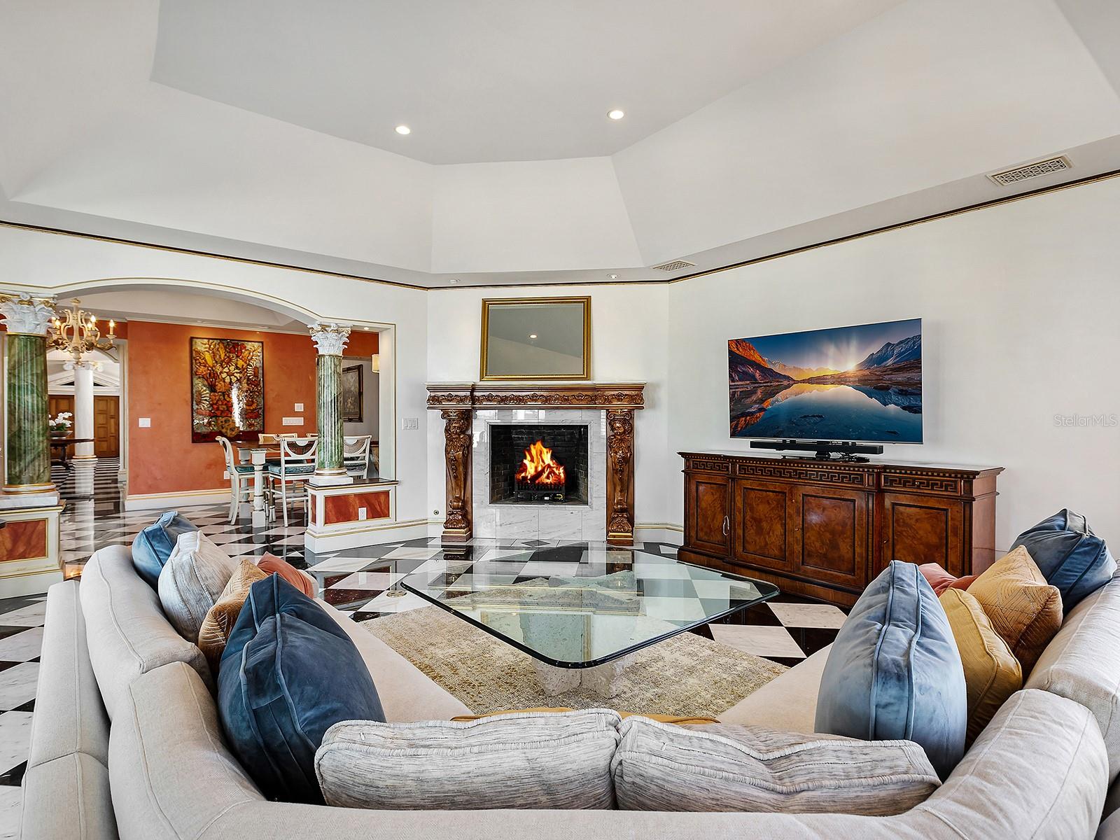 1310 S Lk Shr Dr SARASOTA, FL 34231