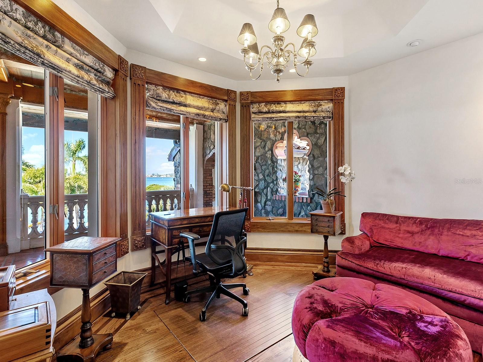 1310 S Lk Shr Dr SARASOTA, FL 34231