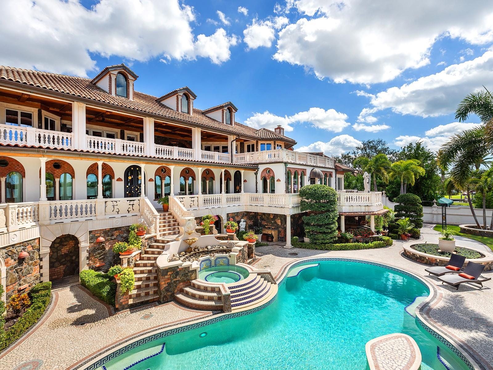 1310 S Lk Shr Dr SARASOTA, FL 34231