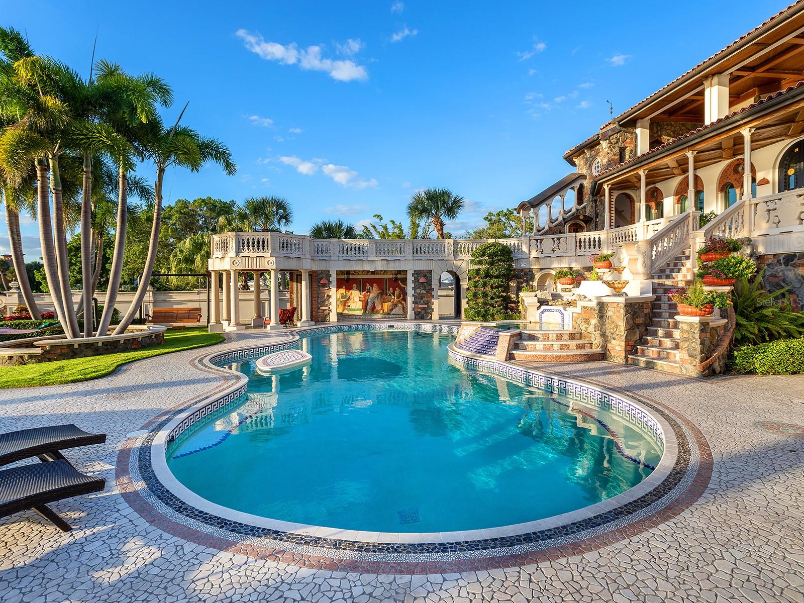 1310 S Lk Shr Dr SARASOTA, FL 34231