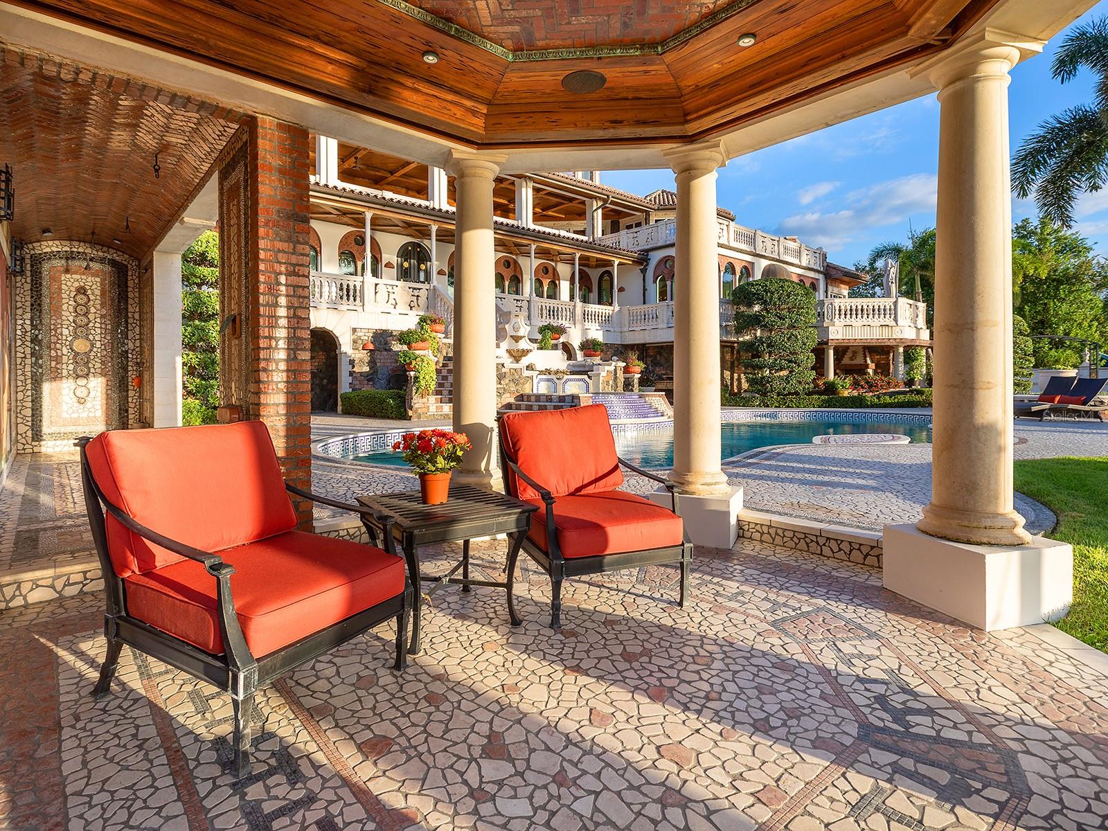 1310 S Lk Shr Dr SARASOTA, FL 34231