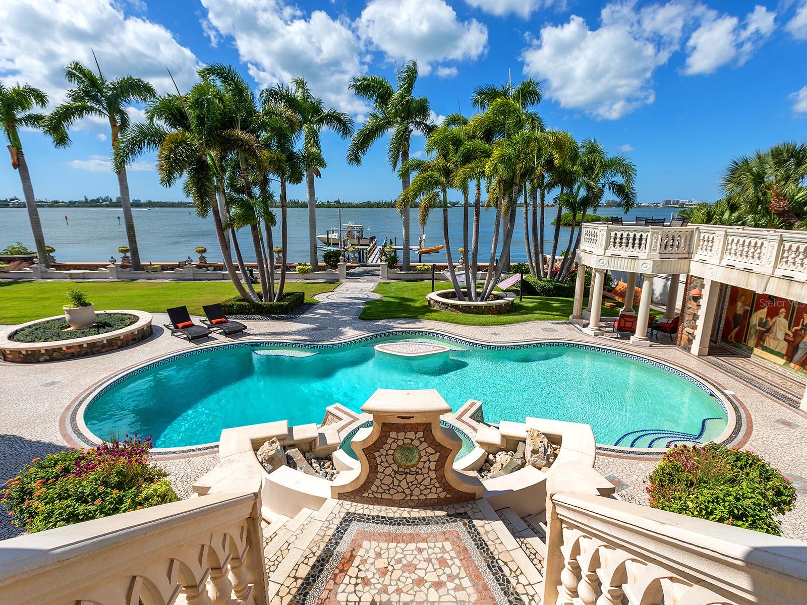 1310 S Lk Shr Dr SARASOTA, FL 34231