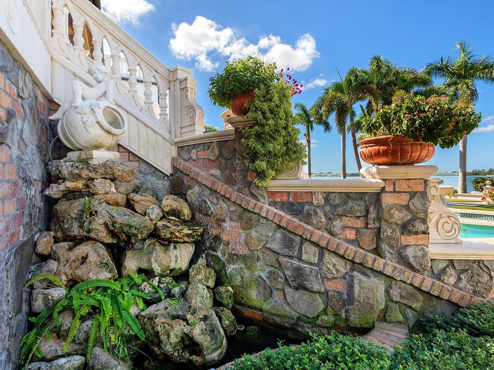 1310 S Lk Shr Dr SARASOTA, FL 34231