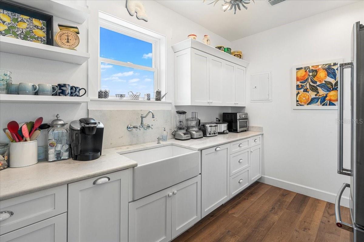 1002 PASS A GRILLE Way ST PETE BEACH, FL 33706