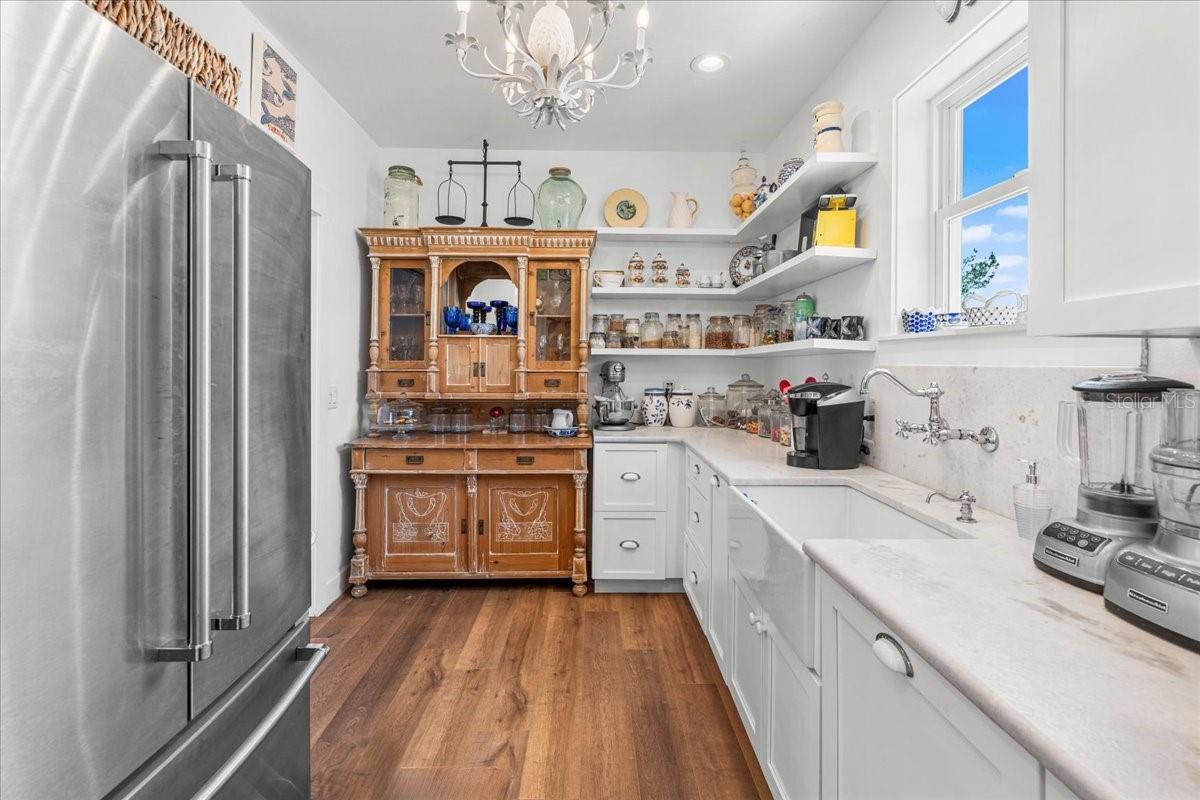 1002 PASS A GRILLE Way ST PETE BEACH, FL 33706