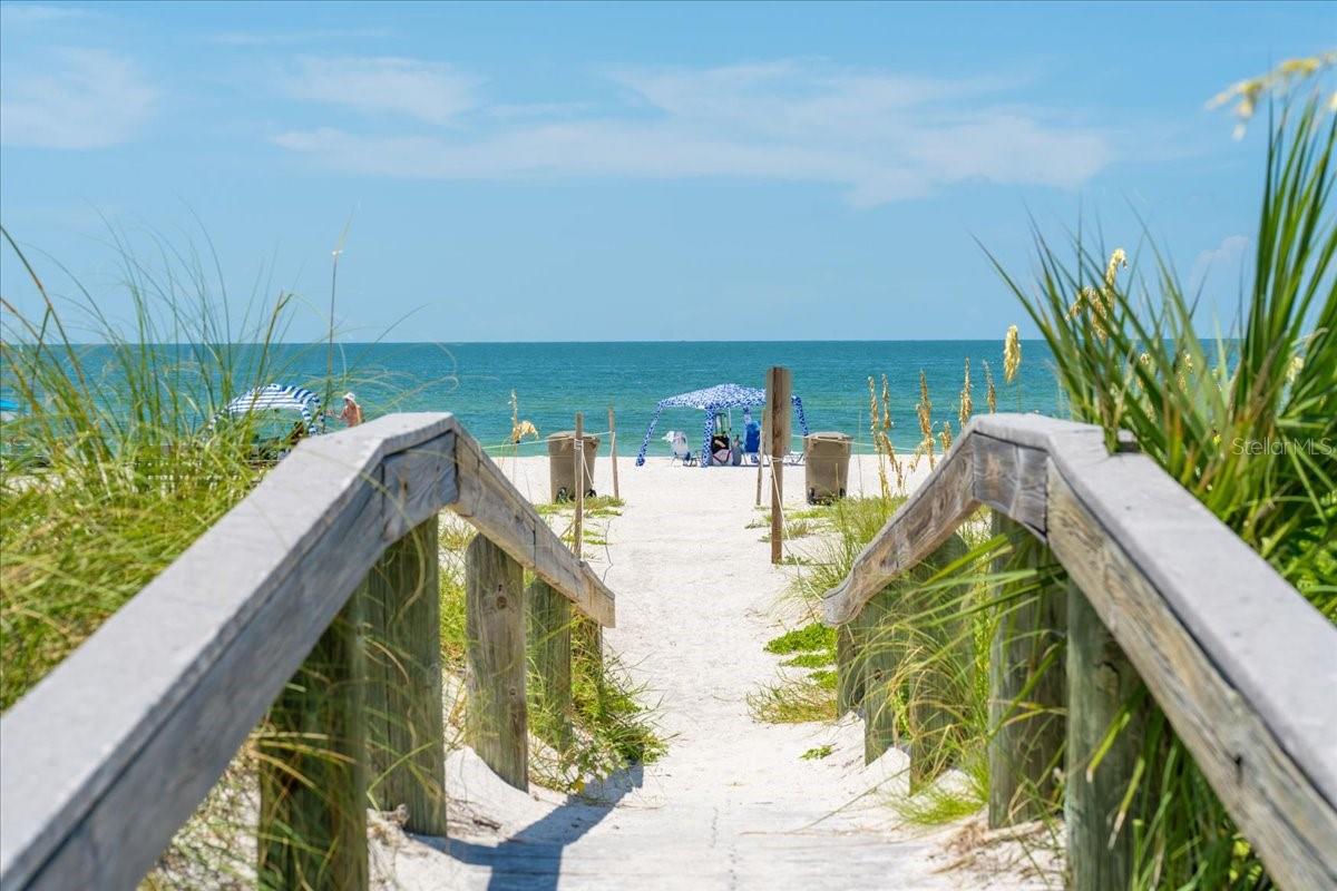 1002 PASS A GRILLE Way ST PETE BEACH, FL 33706