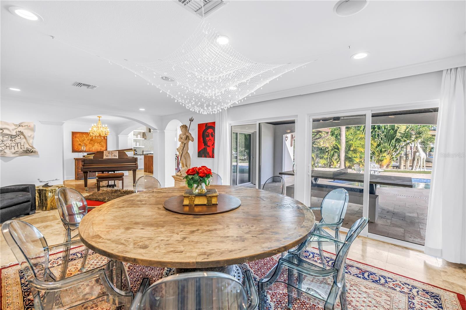 145 BAY Pt Dr ST PETERSBURG, FL 33704