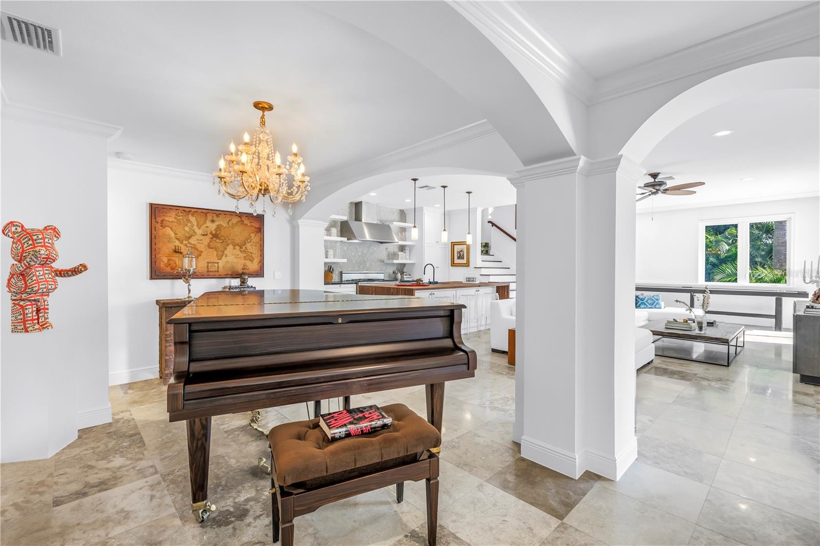 145 BAY Pt Dr ST PETERSBURG, FL 33704