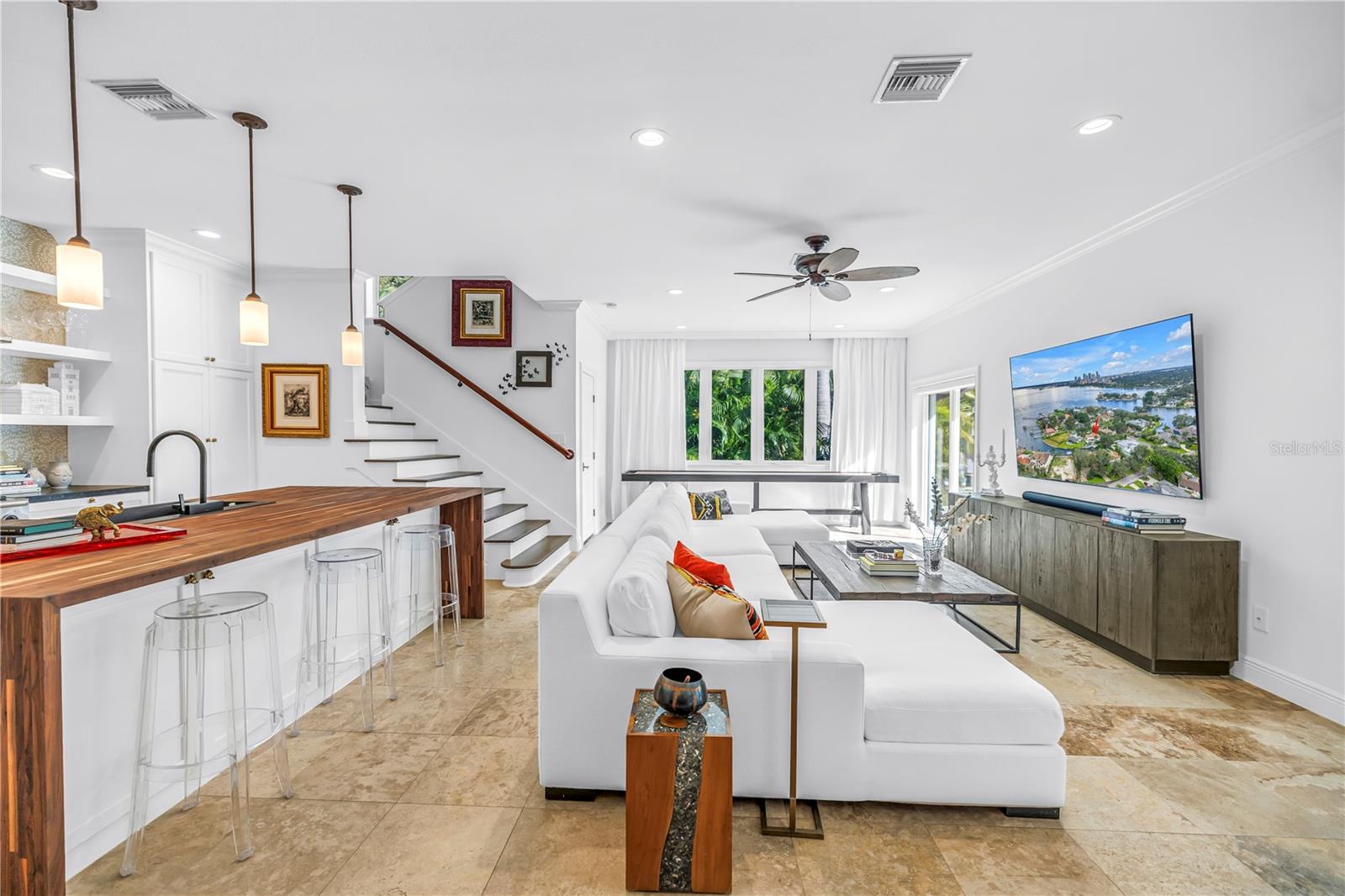 145 BAY Pt Dr ST PETERSBURG, FL 33704