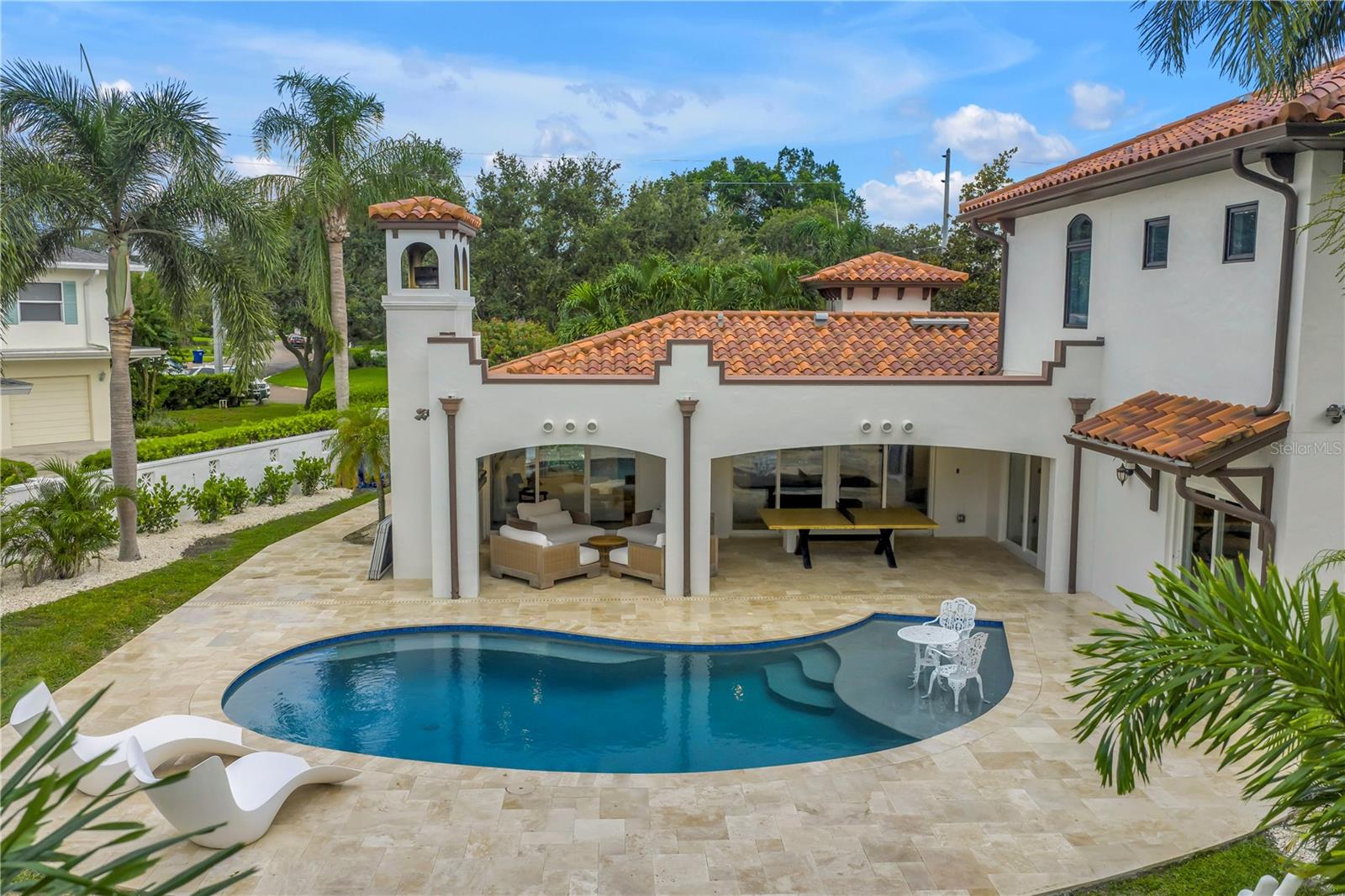 145 BAY Pt Dr ST PETERSBURG, FL 33704