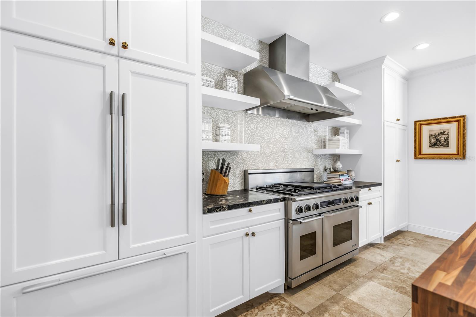 145 BAY Pt Dr ST PETERSBURG, FL 33704