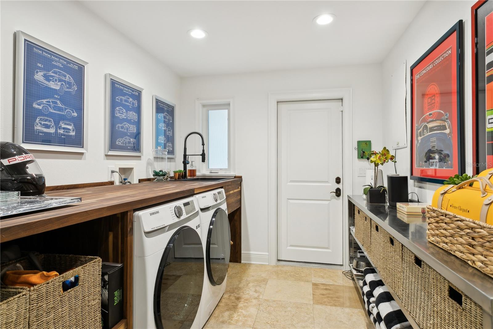 145 BAY Pt Dr ST PETERSBURG, FL 33704